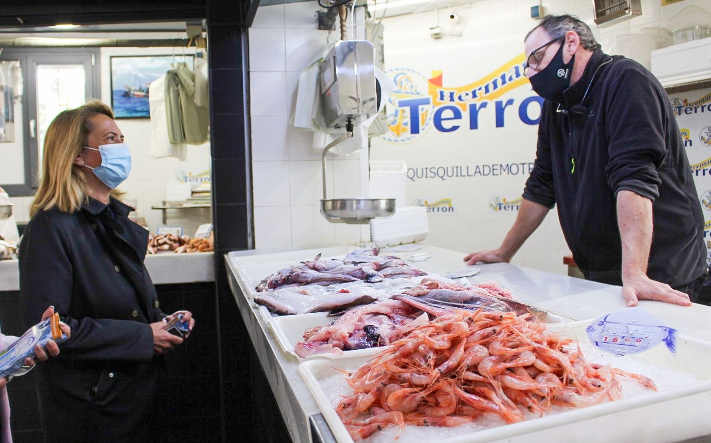 El Ayuntamiento de Motril apuesta por el consumo de pescado del Mercado Municipal. ‘Si comes pescado salud has ganado’.
